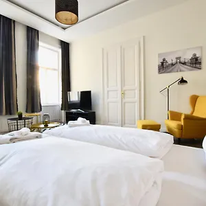Standard By Hi5 - Dessewffy 39 Budapest